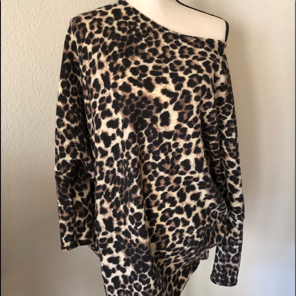 Watermelon Gorgeous Leopard Top - Picture 2 of 4